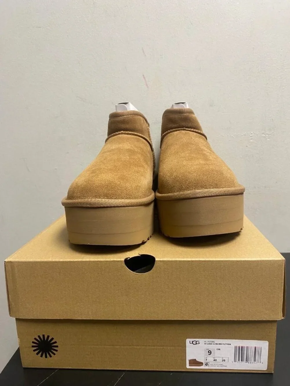 UGG 100% authentic